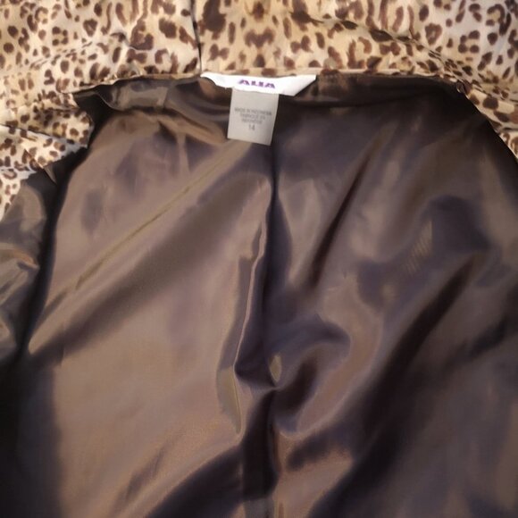 Alia Ladies Brown & Beige Animal Print Lightweight Quilted Vest - Picture 9 of 9